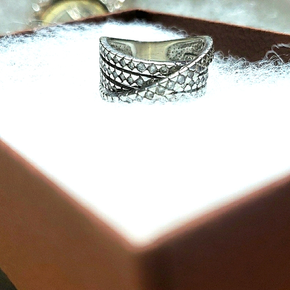 White GOLD 10K 77 DIAMONDS RING - Picture 5 of 8